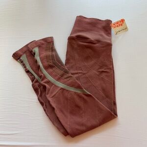 New $108 FREE PEOPLE Good Karma High Rise 7/8 Length Sienna Yoga Legging XS/S